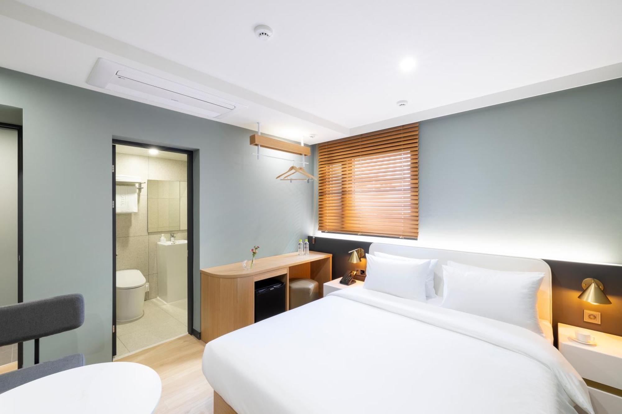 Busan H-Avenue Hotel Seomyeon Station Exterior photo