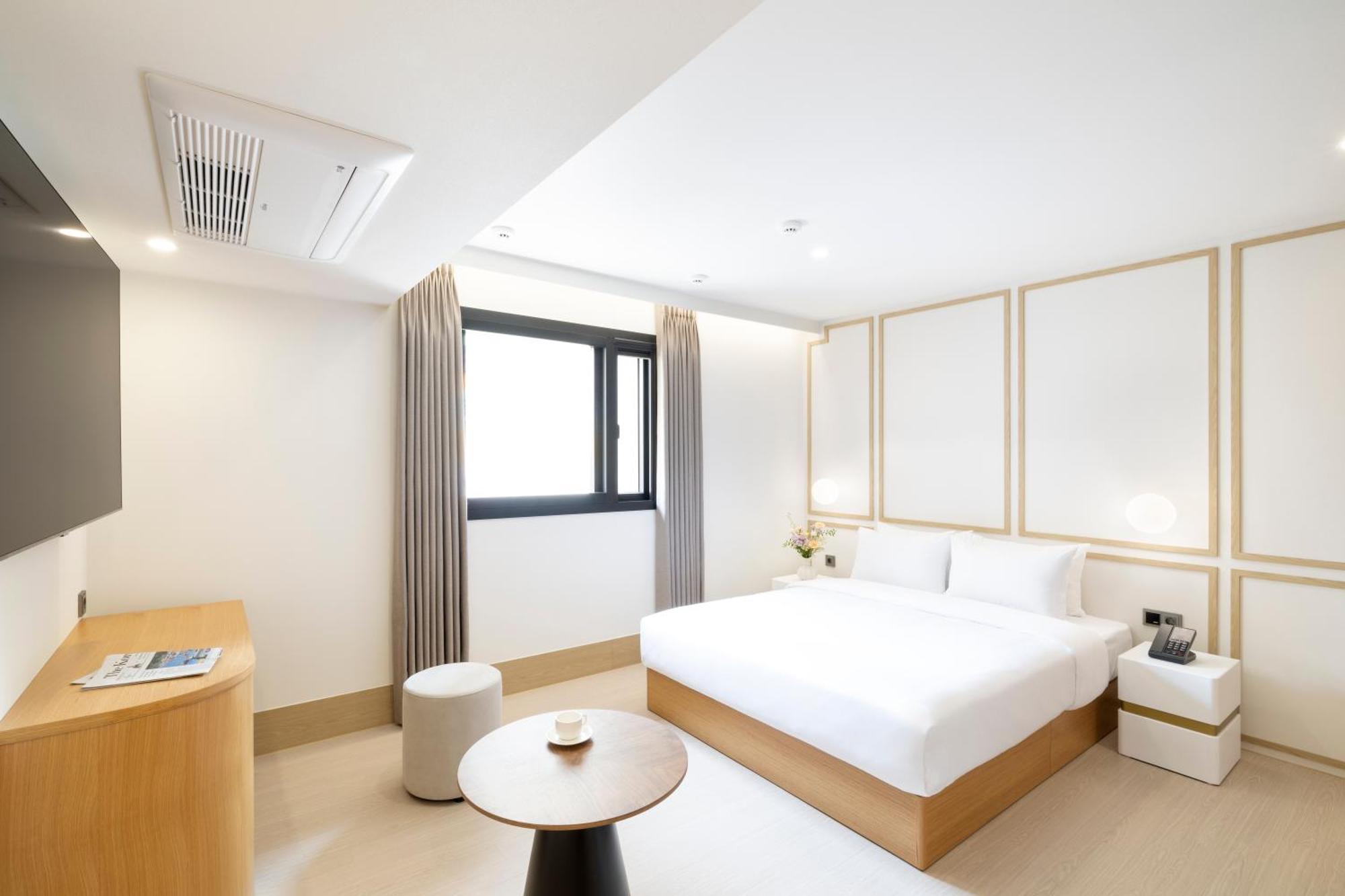 Busan H-Avenue Hotel Seomyeon Station Exterior photo